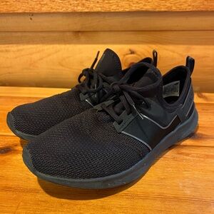 New Balance Tennis Shoes